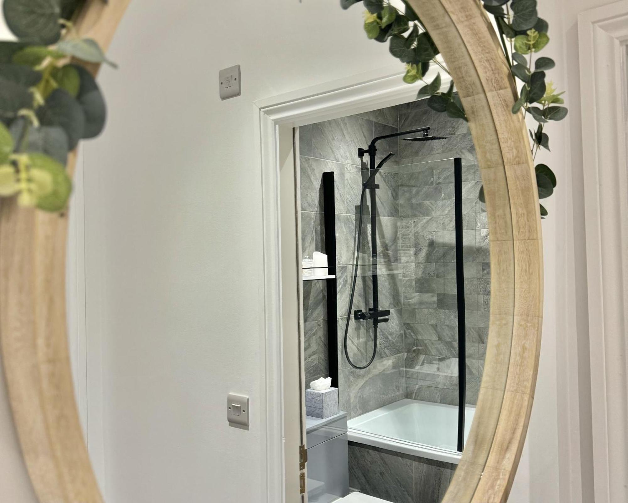 The Yorkshire Crown - Luxury Apartment - Free Parking Nearby Гаррогейт Екстер'єр фото