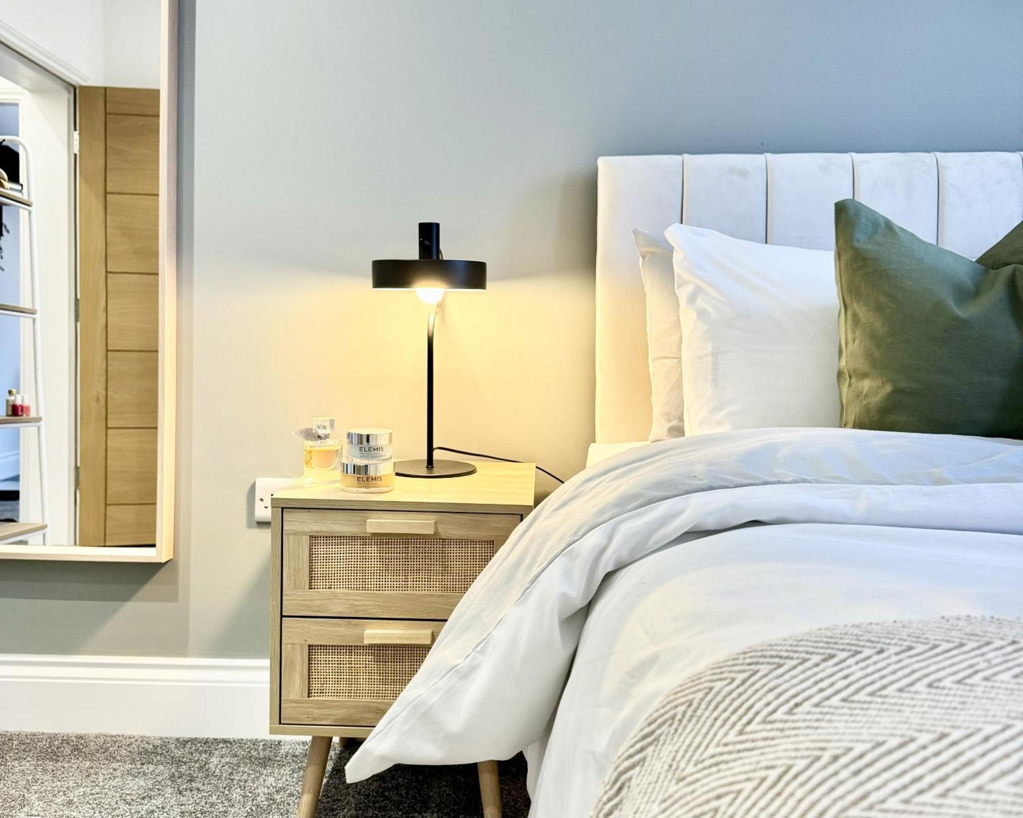 The Yorkshire Crown - Luxury Apartment - Free Parking Nearby Гаррогейт Екстер'єр фото
