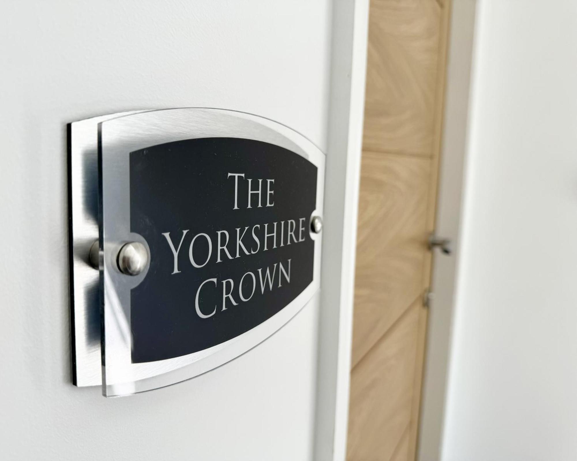 The Yorkshire Crown - Luxury Apartment - Free Parking Nearby Гаррогейт Екстер'єр фото